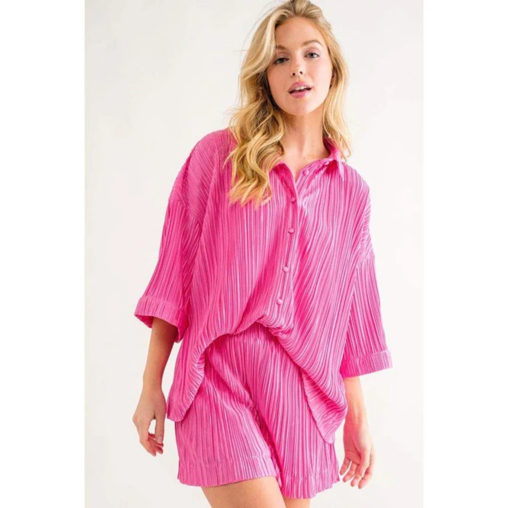 Ces Femme Pleated Button Up Shirt & Short Matching Set in Pink - Size Large
